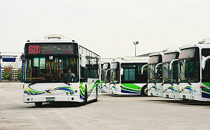 雙北公車未來可用聯名卡「掃碼支付」！北市公共運輸處：2026將開放