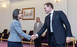 蕭美琴接見英國杜耿涵下議員 盼民主國家進一步合作