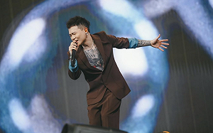 蕭秉治8月高雄巨蛋開唱！新專輯《完人》太夯苦惱歌單