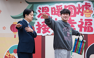 賴清德與家扶兒少春節圍爐　期許在夢想道路上持續前進