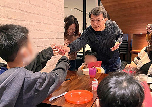 陪弱勢孩童圍爐  豐邑逢甲商旅打造成「夢想之家」