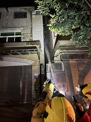 嘉義規模6.4強震現災情 住宅冒煙、印刷工廠火警、大樓牆壁傳龜裂