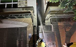 嘉義規模6.4強震現災情 住宅冒煙、印刷工廠火警、大樓牆壁傳龜裂