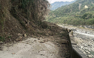 嘉義6.4強震！多處道路出現土石崩落 縣府：搶修中 