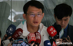 吳春城「壯世代」註冊商標遭疑未利益迴避 黃國昌嗆:昔綠委不是高興蹭?