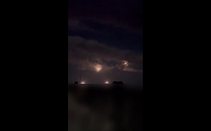 (影) 3海馬斯射14導彈 壯觀！烏無人機重創蘇-25工廠 俄防空系統竟炸民樓 