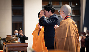 法鼓山除夕撞鐘祈福 賴清德代表全國許3願盼朝野和諧社會團結一心