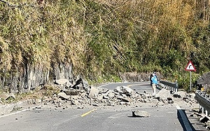 阿里山69.5K落石雙向不通 高鐵部分列車延誤