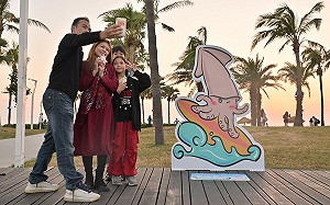 高雄冬日遊樂園狂吸粉  80人氣店家推出「巨大化美食」搶客