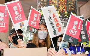 罷涂權吉送件!罷團曝:連署人怕字太醜 盼能成功「當堂堂正正的快樂台灣人」