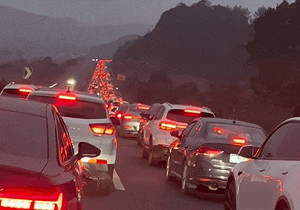 (影) 中國春節假期最後一天大塞車! 民眾提早返工8小時出不了城 還有連環大追撞