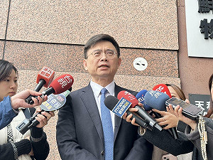 傅崐萁收紅錢違反政治獻金法? 賴瑞隆質疑:選總召有對價關係
