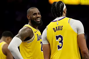 影/兄弟情斷!LeBron首度談AD交易