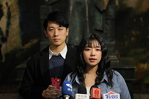 政院手語老師回來了 藍發言人嗆:在國民黨教育之下學乖了