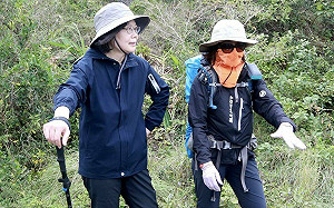 蔡英文「用雙腳體會台灣的美」 爬阿朗壹古道自承「懷疑人生」