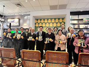 「小鴨把拔」賴瑞隆出新書 前老闆蘇貞昌期許:對高雄理念都能達成