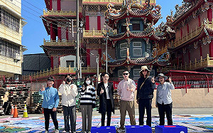 力挺民團全台大罷免  網紅八炯、閩南狼共玩「真人版」民主大富翁