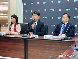 柯文哲爆「直通習辦」黃國昌再嗆「垃圾週刊」、避答政黨是否需互動北京