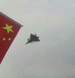 殲-20「野獸模式」外掛8霹靂-15導彈! 將並用隱形、重掛載雙作戰模式