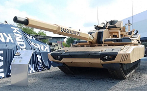 「屠龍神器」登場!法國「阿斯卡倫」140毫米口徑火砲能擊穿T-90M