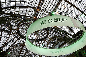 DeepSeek震撼巴黎！中國AI突破全球關注 各國立場分歧 這2國拒簽聲明