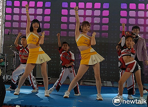 新丁粄節開幕江啟臣、何欣純同場跳「臺灣尚勇」 可惜未出現牽手畫面