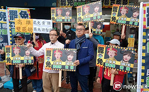 「高雄雙罷劫」團隊北上送件  各集結3500份罷免黃捷、許智傑連署書  