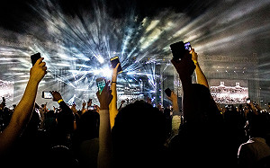 遠傳攜手愛立信前進MWC2025  秀5G-Advanced飆速