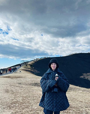 要復出了?神隱10月孟耿如突曬旅遊照 全黑穿搭正臉全都露