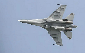 (影) 中國與澳洲在西沙群島對峙! 逼近30米內 殲-16朝澳機猛射干擾彈