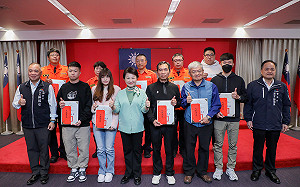 表揚新光三越救災城市英雄 盧秀燕：他們的名字叫「勇敢」