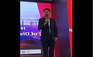 (影)在家健身?陳柏惟曝傅崐萁香港致詞影片「我代表台灣中央政府」質問是否見了台辦?