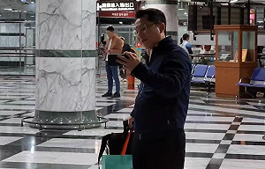 陳財能噴完「中共走狗傅崐萁」 花蓮民政處長手機錄影對峙