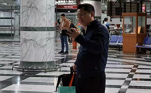 陳財能噴完「中共走狗傅崐萁」 花蓮民政處長手機錄影對峙