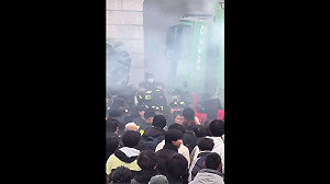(影) 不准集會! 福建傳統遊神活動爆發警民衝突 網友籲起義推翻政府