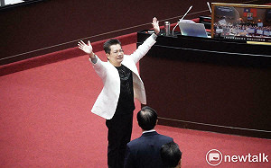 吳春城捲「壯世代」爭議辭立委 民眾黨：不捨但尊重祝福