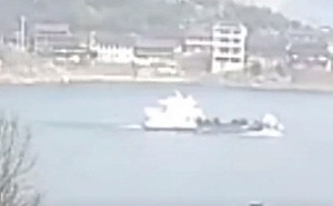 後船開船躲懶沒在看? 湖南客船被追撞2死 一整天搜尋無果14失聯者凶多吉少