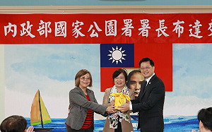 地政司長王成機接國家公園署署長 劉世芳：盼扮演台灣淨零轉型重要角色