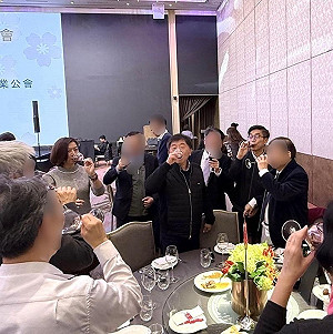 林靜儀喝紅酒是工作所需?凌濤再收基層爆料新照片