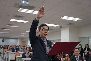 參與寶林茶室中毒案調查!「三刀流」專才  台大毒理教授姜至剛接掌食藥署