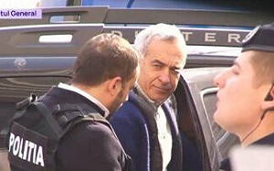 (影) 大量現金與飛莫斯科機票被抓到了! 親俄羅馬尼亞總統候選人遭拘留