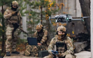 (影) 俄軍多次插旗失敗! 烏軍死守頓內次克前線村莊、FPV無人機摧毀俄裝甲