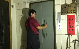 全台大停電  民眾電梯受困 消防隊忙搶救