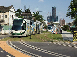 高雄水岸輕軌 月底全線通車