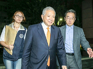 永豐金弊案 前董座何壽川4億天價交保
