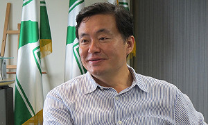 綠高層：吳敦義募款能力一定比洪秀柱好