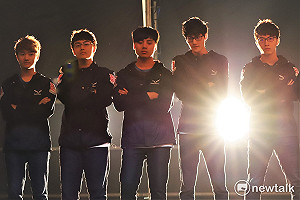 花不到30分鐘！《英雄聯盟》總決賽首局閃電狼告捷