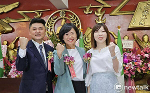 新北議會民進黨團幹部交接 蘇巧慧：集結戰力 、用更大專業回應人民   