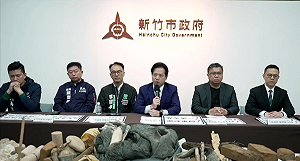 開挖新竹棒球場竟見2022年製啤酒罐! 市府怒轟:林智堅花9.5億蓋了不可能合格球場