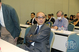 鄭貞茂偷吃人妻、傳下體照 火速請辭台新投信董座